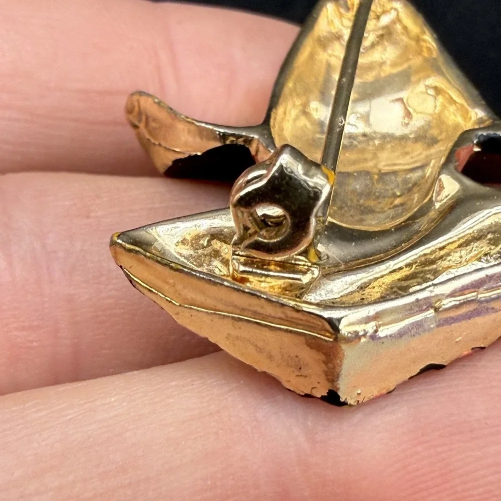 Vintage Estate Brooch Gold Tone Figural Sombrero Enamel Rhinestone Pin